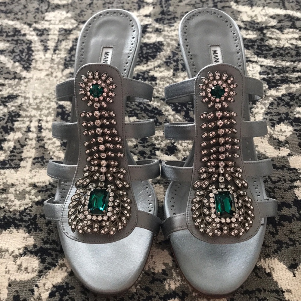 NIB Manolo Blahnik Embellished Sandals Heels Sz 39